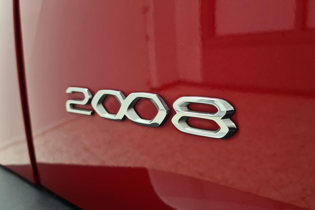 PEUGEOT 2008 2021