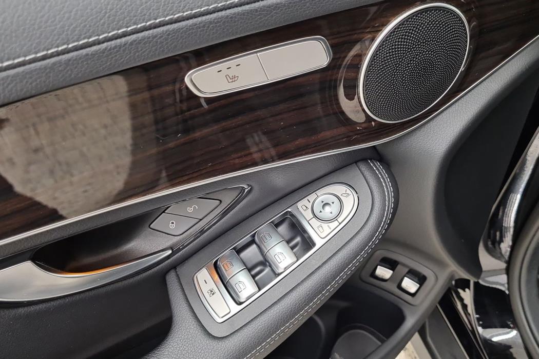 MERCEDES-BENZ GLC 2021