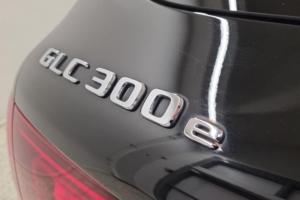 MERCEDES-BENZ GLC 2021