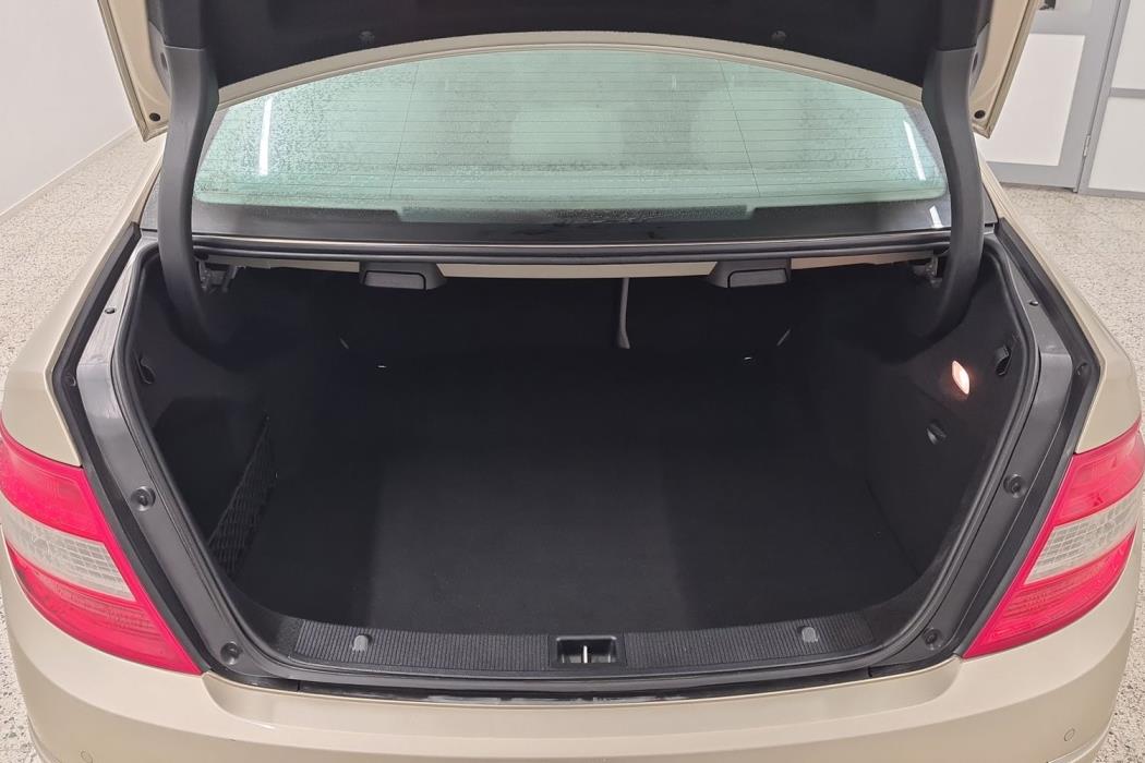 MERCEDES-BENZ C 2010