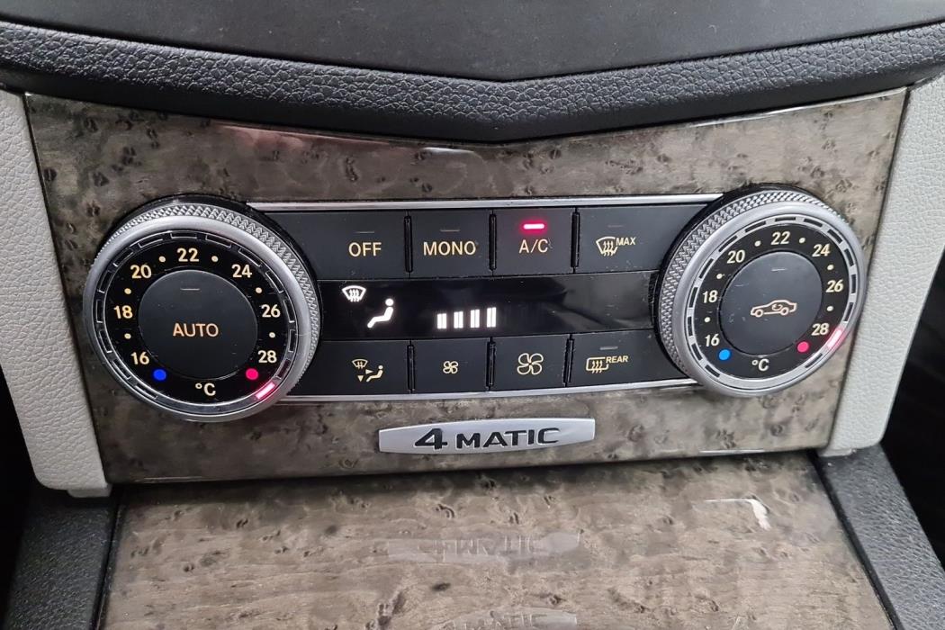 MERCEDES-BENZ C 2010