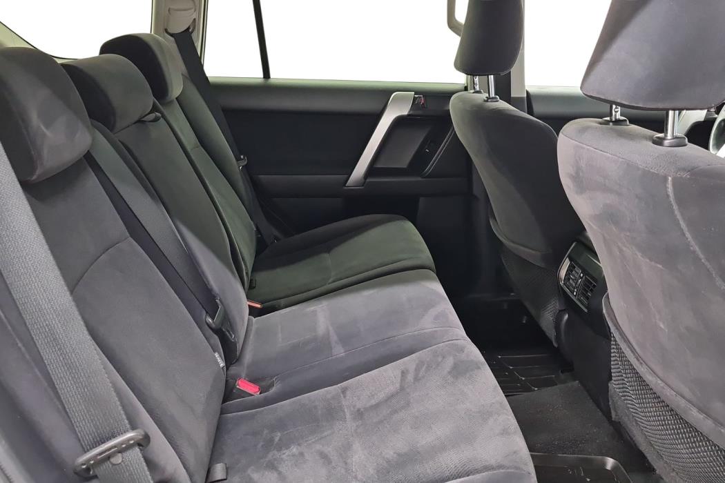 TOYOTA LAND CRUISER 2016