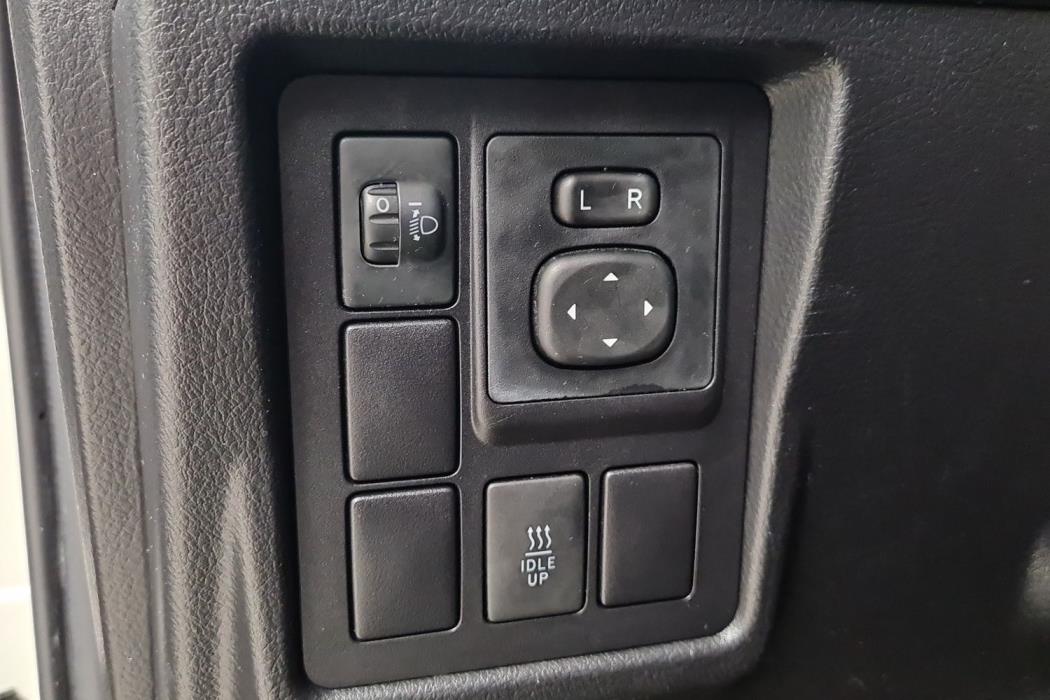 TOYOTA LAND CRUISER 2016