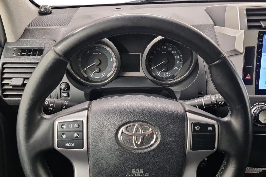 TOYOTA LAND CRUISER 2016