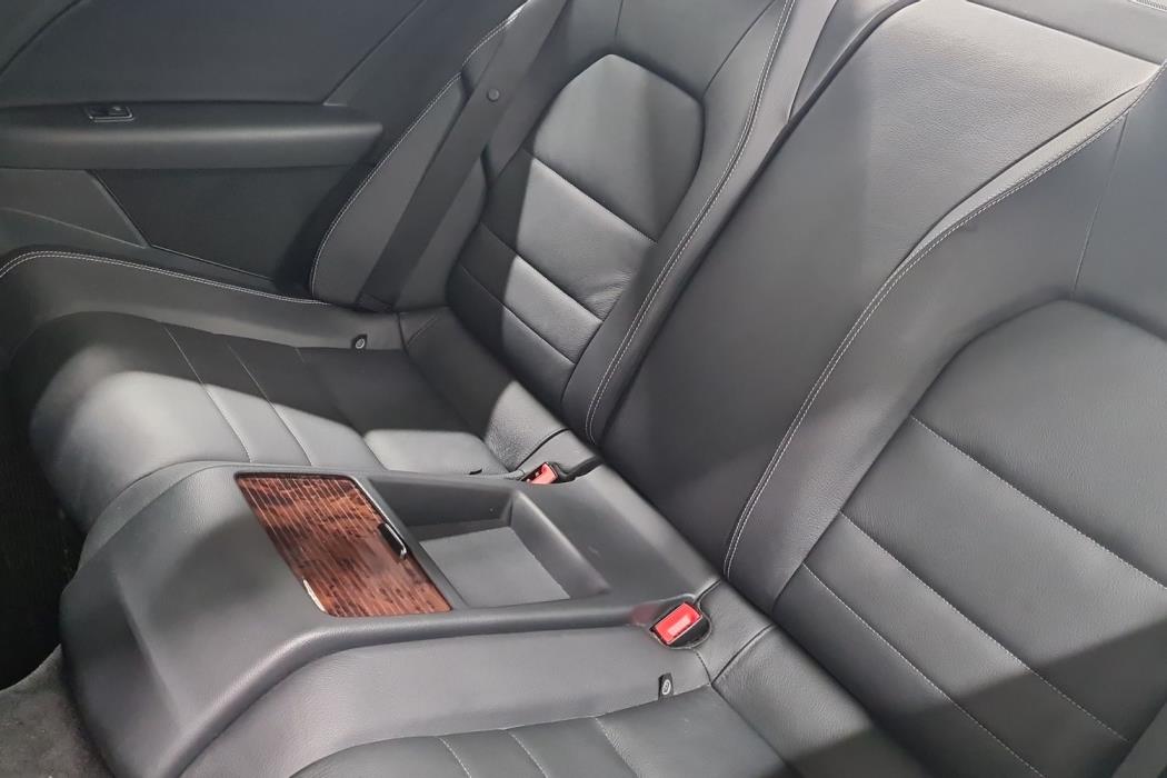 MERCEDES-BENZ E 2009