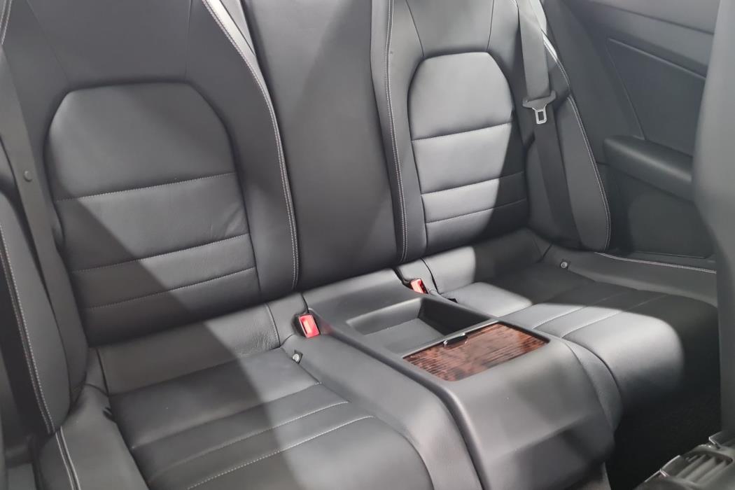 MERCEDES-BENZ E 2009