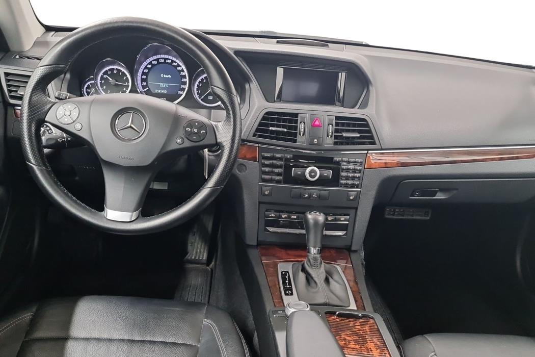 MERCEDES-BENZ E 2009
