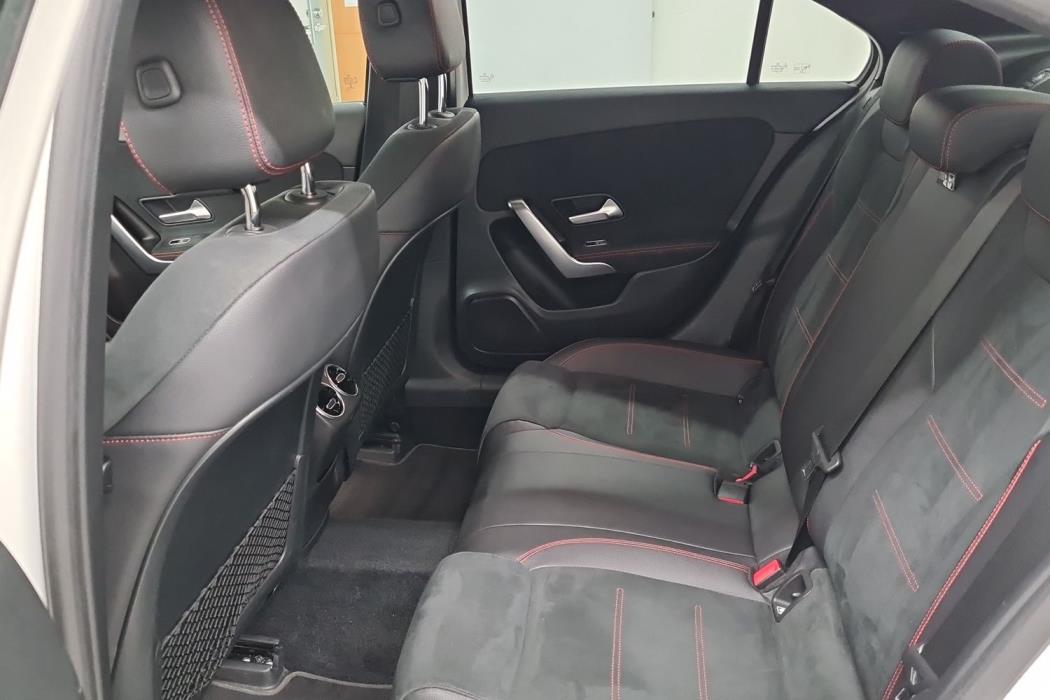 MERCEDES-BENZ A 2019
