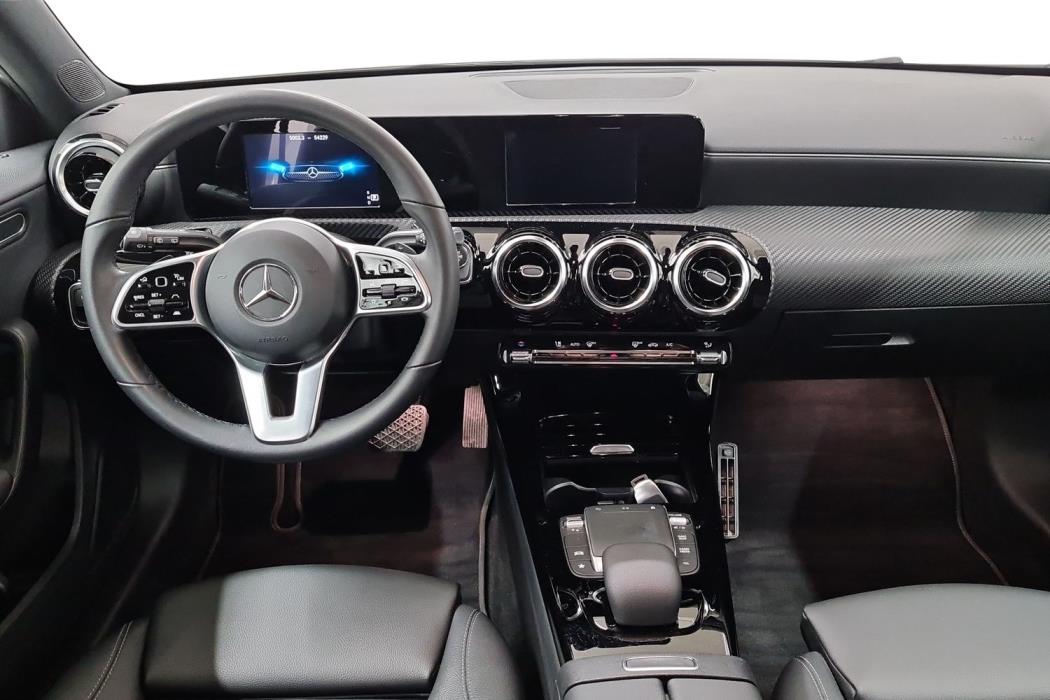 MERCEDES-BENZ A 2021