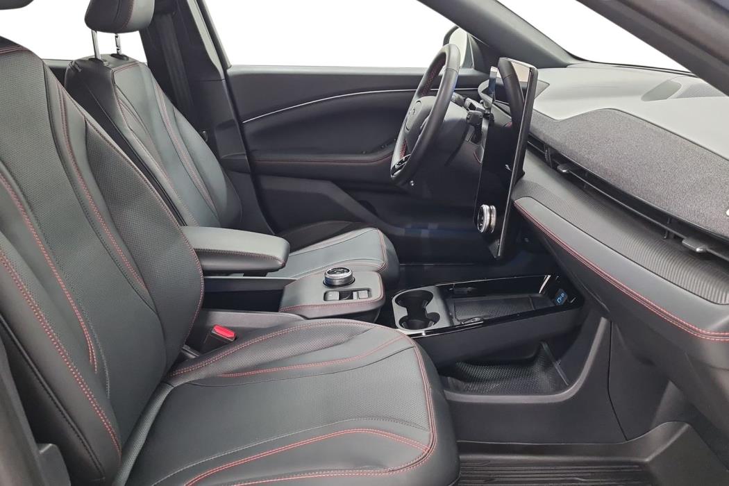 FORD Mustang Mach-E 2023