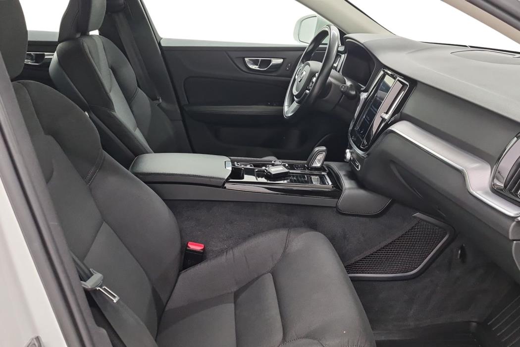 VOLVO V60 2020