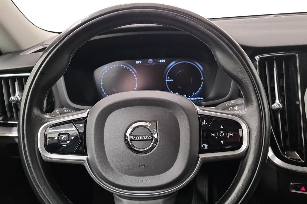 VOLVO V60 2020