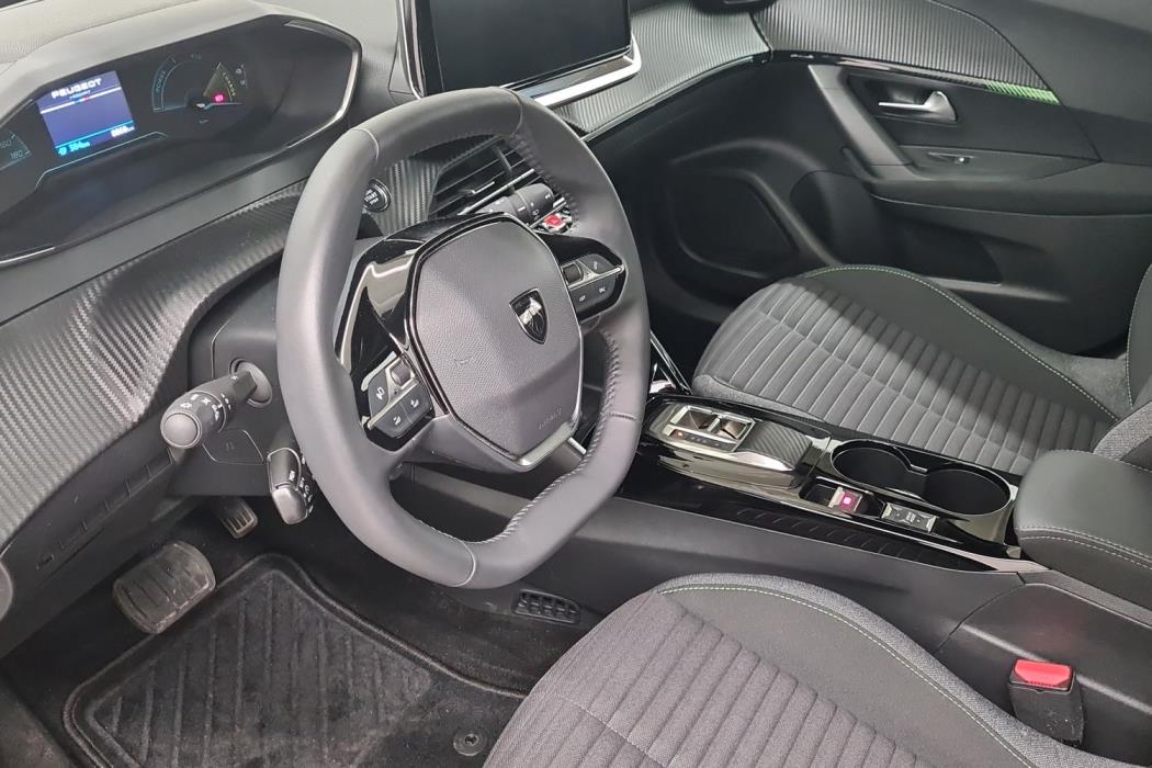 Peugeot e-2008 2023