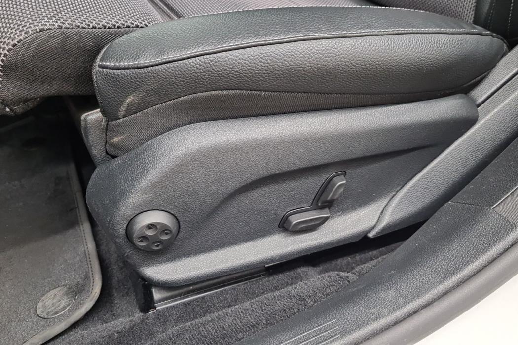 MERCEDES-BENZ E 2020