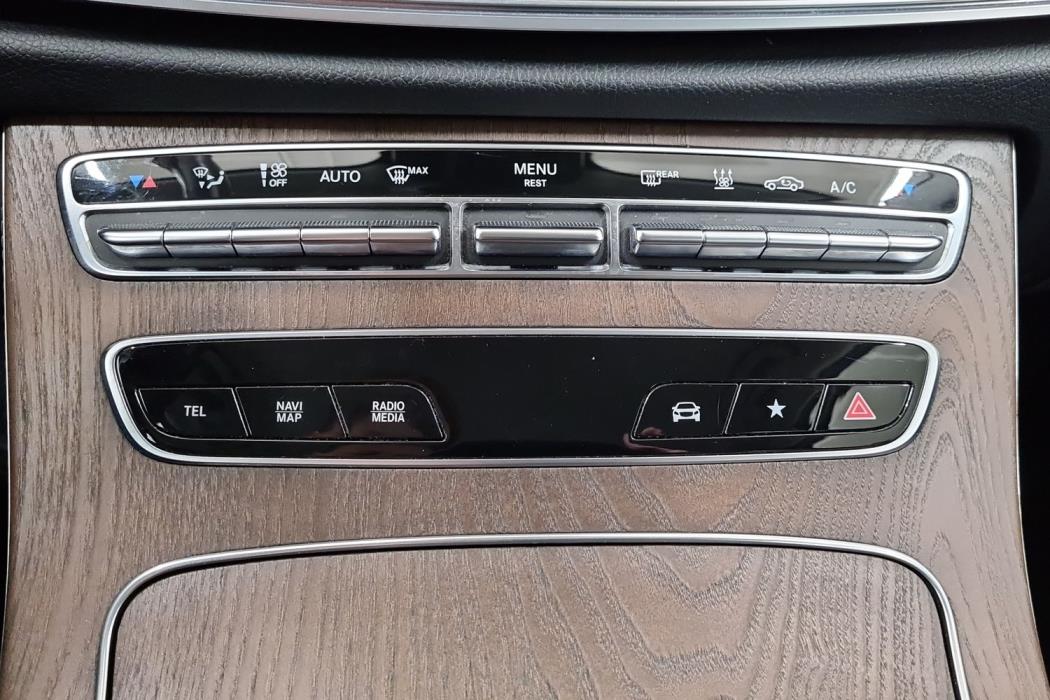 MERCEDES-BENZ E 2020