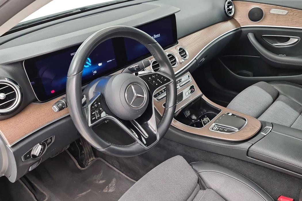 MERCEDES-BENZ E 2020