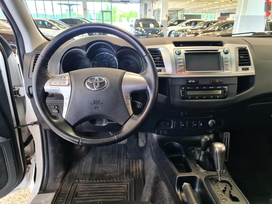 TOYOTA HILUX 2014