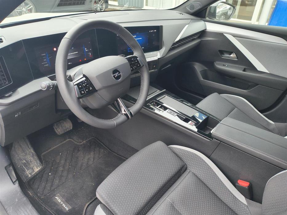 Opel Astra 2025