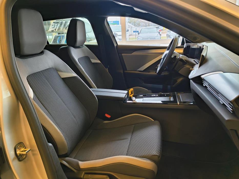 Opel Astra 2025