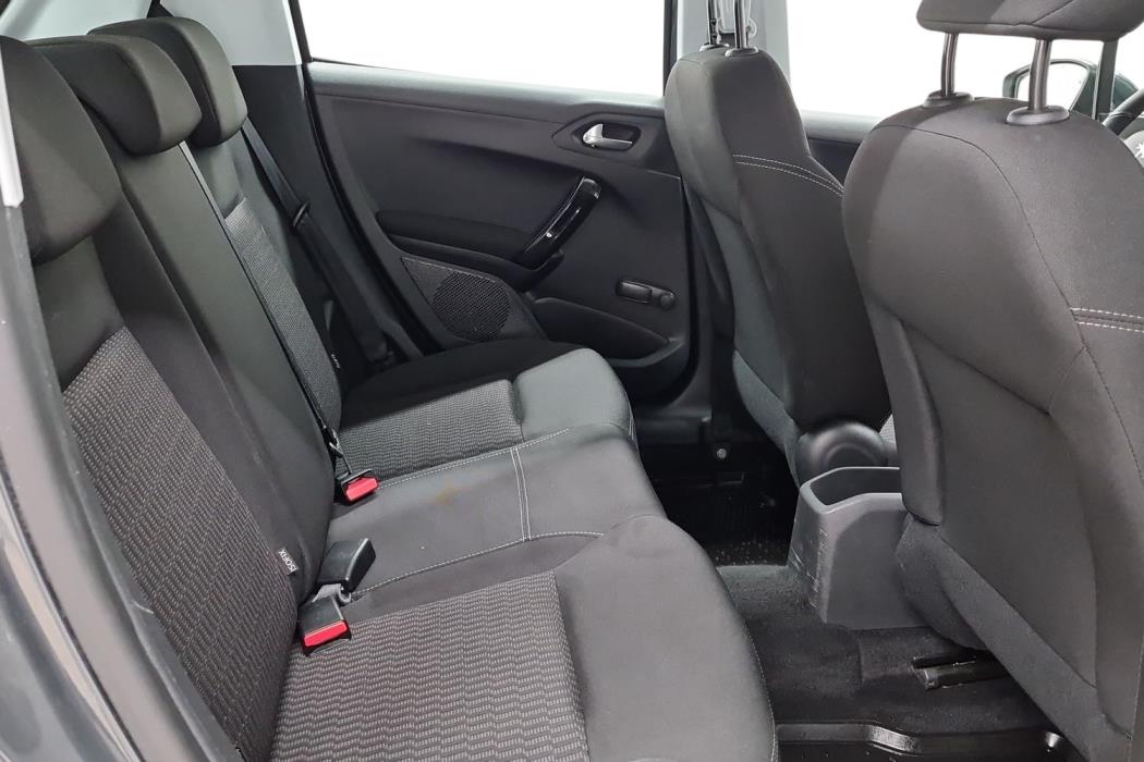 PEUGEOT 208 2016