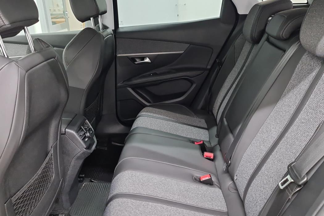 PEUGEOT 3008 2018