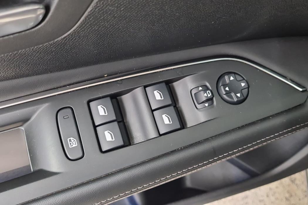 PEUGEOT 3008 2018