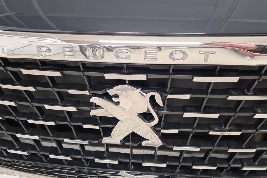 PEUGEOT 3008 2018