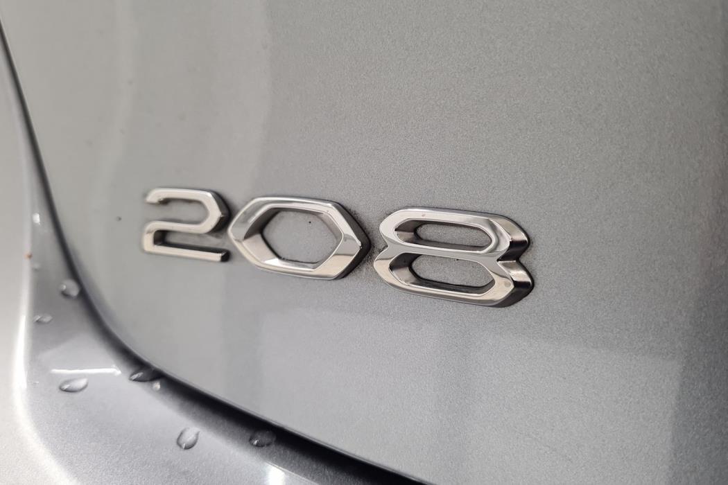 Peugeot 208 2021