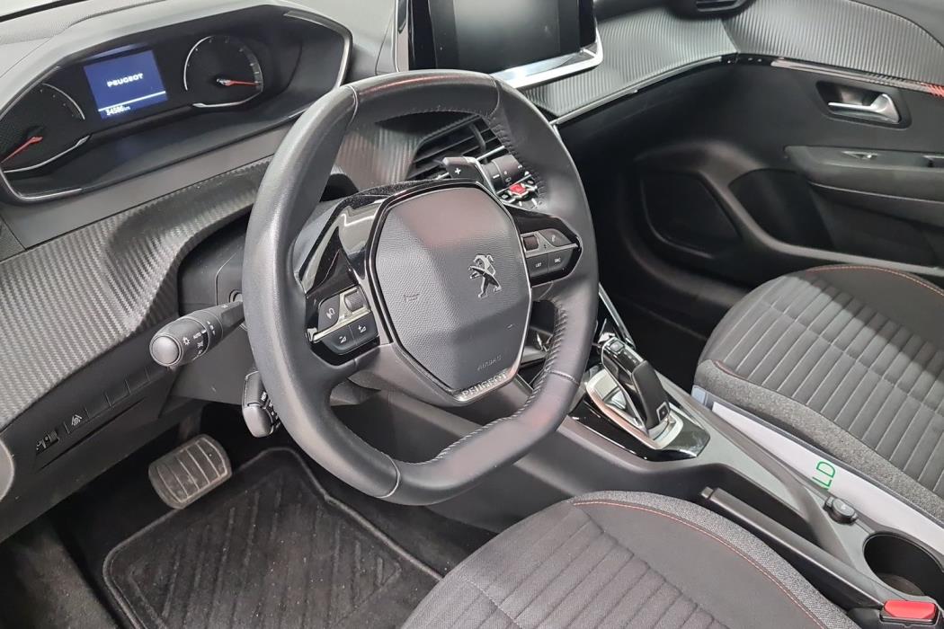 Peugeot 208 2021