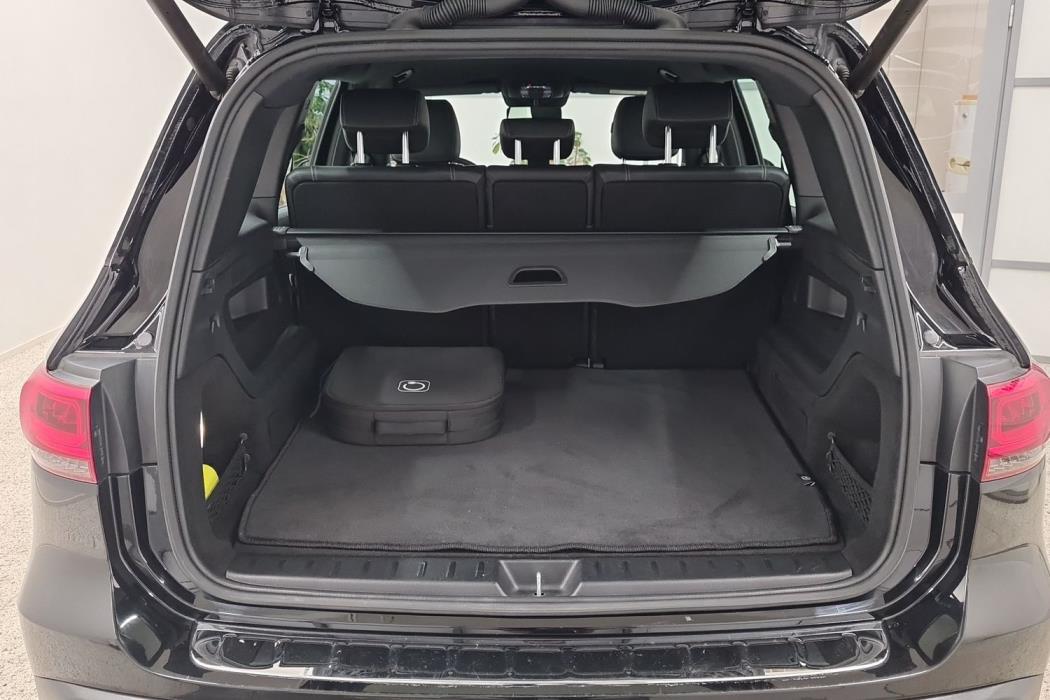 MERCEDES-BENZ EQB 2023