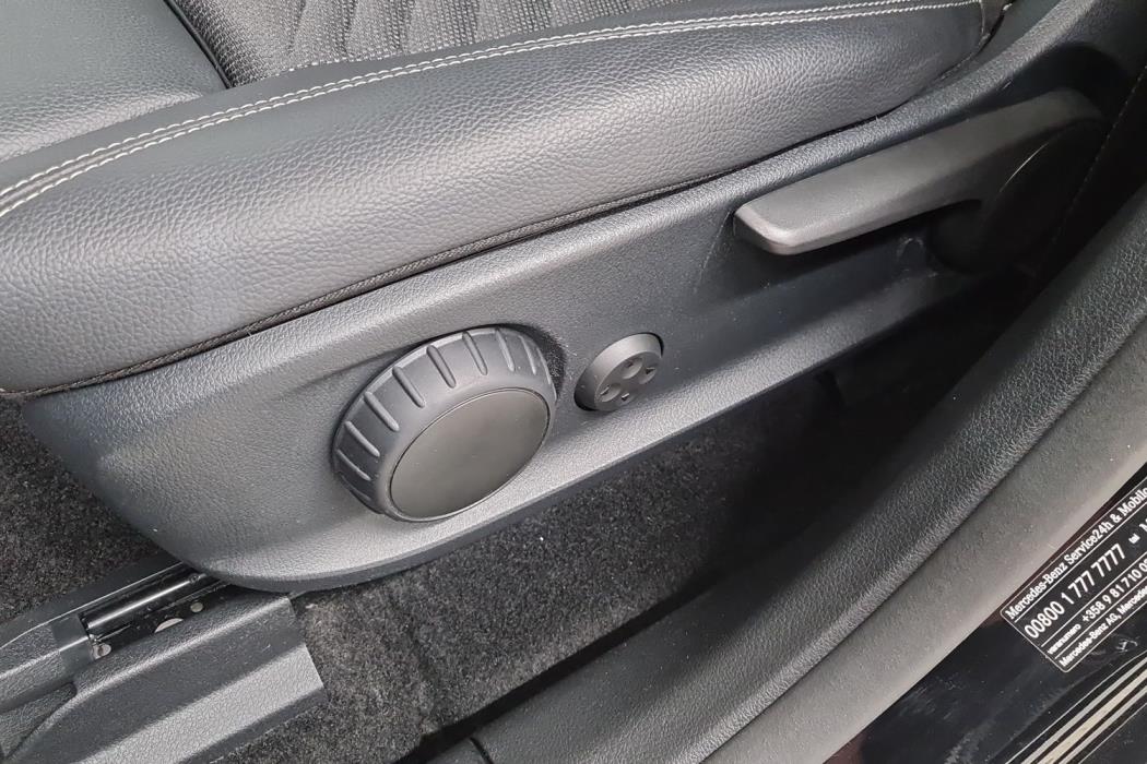 MERCEDES-BENZ EQB 2023