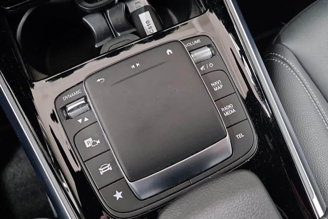 MERCEDES-BENZ EQB 2023