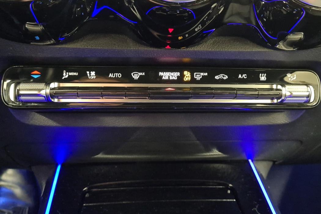 MERCEDES-BENZ EQB 2023