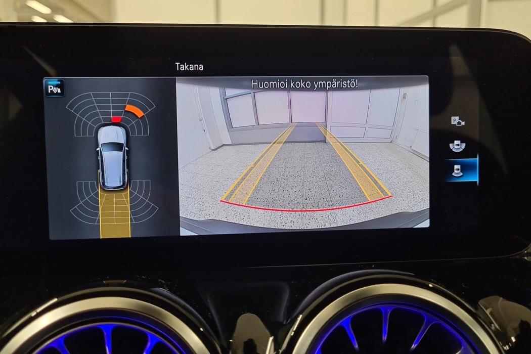 MERCEDES-BENZ EQB 2023