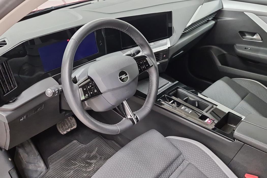 Opel Astra 2024