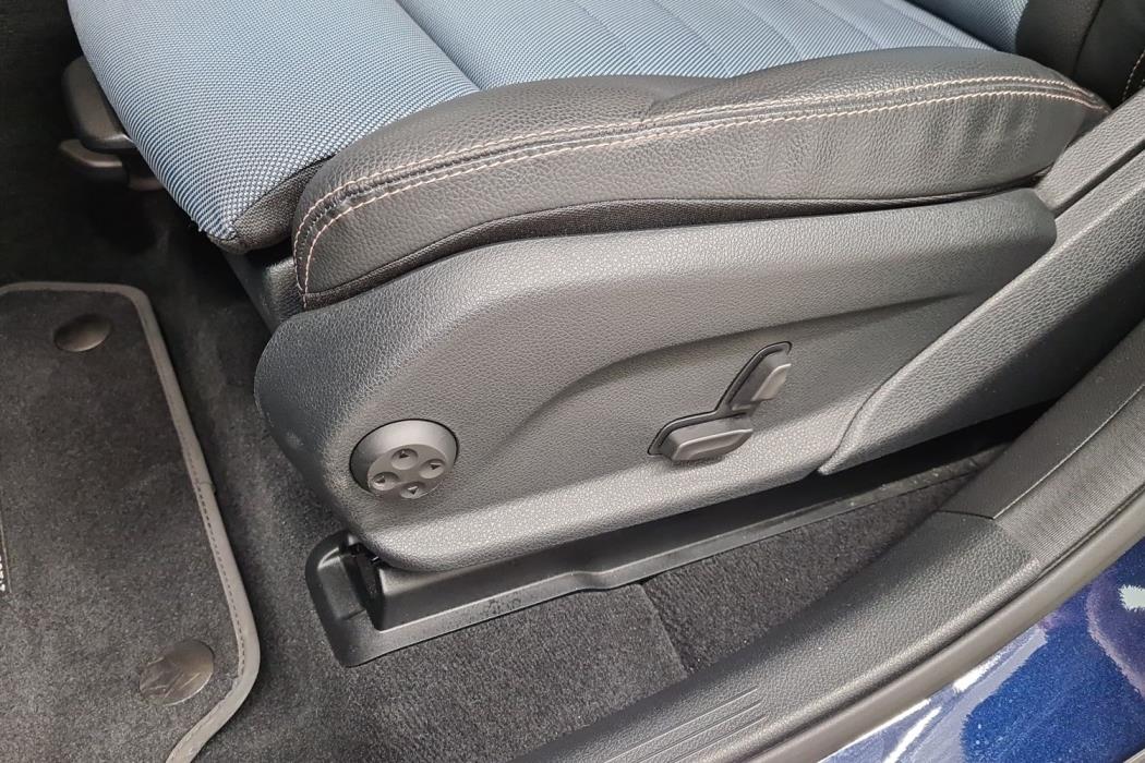 MERCEDES-BENZ EQC 2021