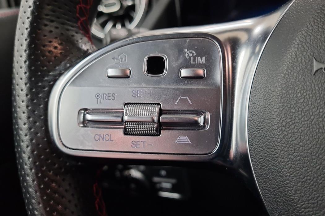 MERCEDES-BENZ EQA 2022