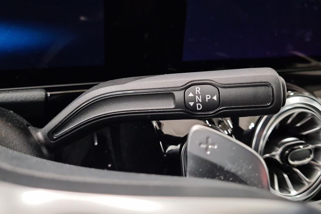 MERCEDES-BENZ EQA 2022