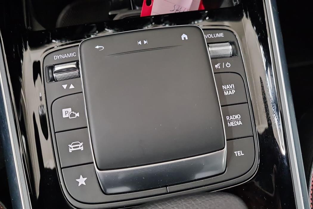 MERCEDES-BENZ EQA 2022