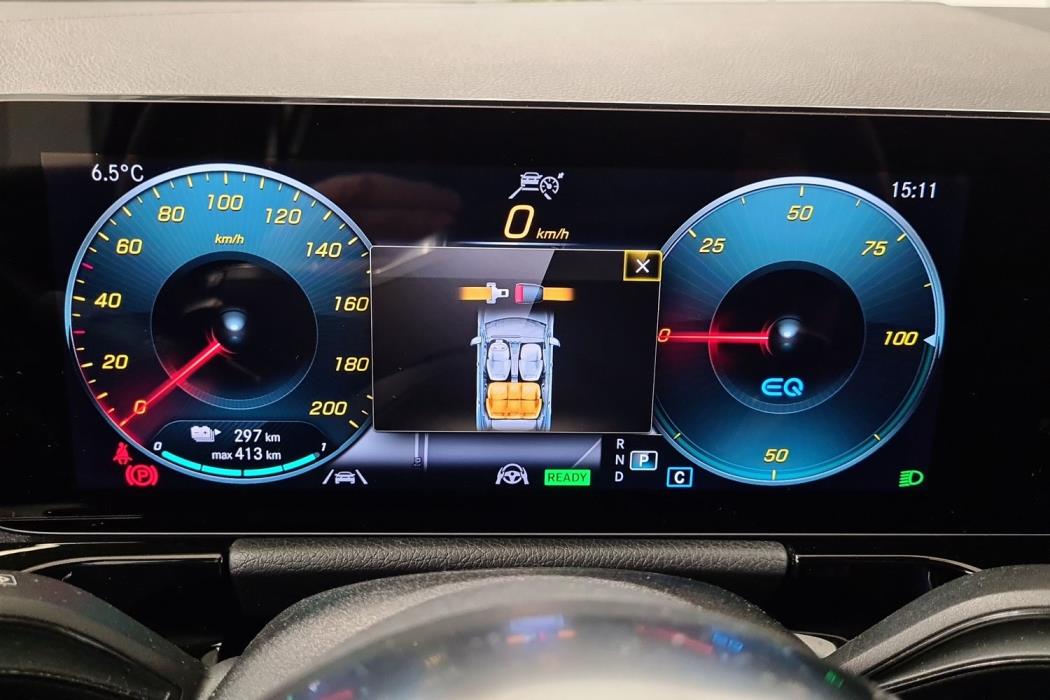 MERCEDES-BENZ EQA 2022
