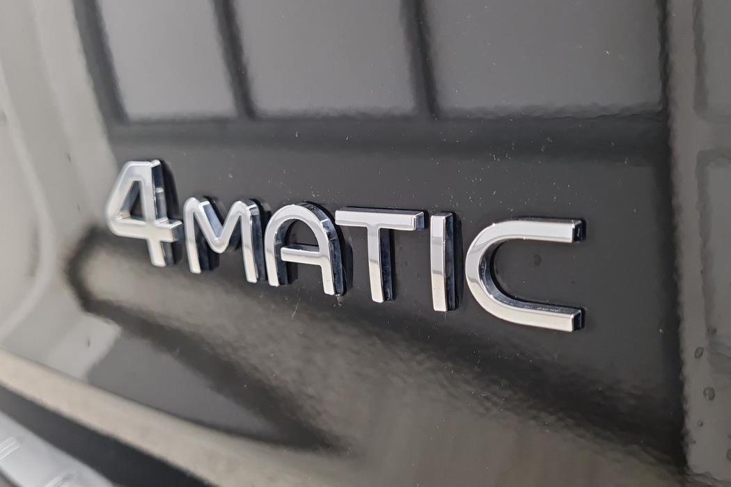 MERCEDES-BENZ EQA 2022