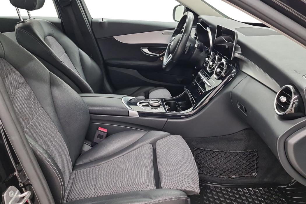 MERCEDES-BENZ C 2020