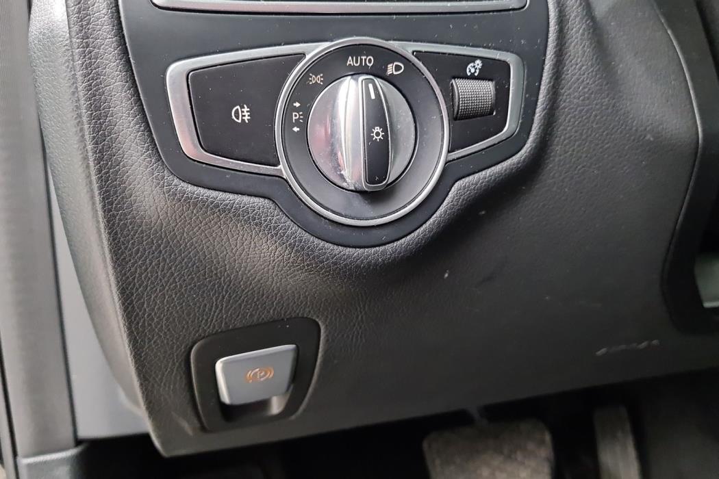 MERCEDES-BENZ C 2020