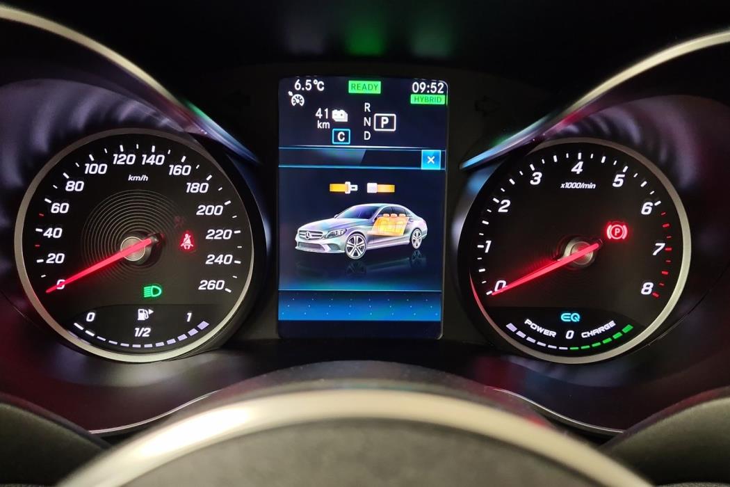 MERCEDES-BENZ C 2020