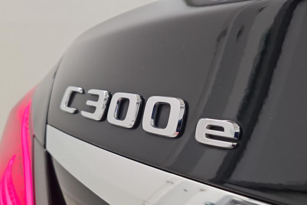 MERCEDES-BENZ C 2020