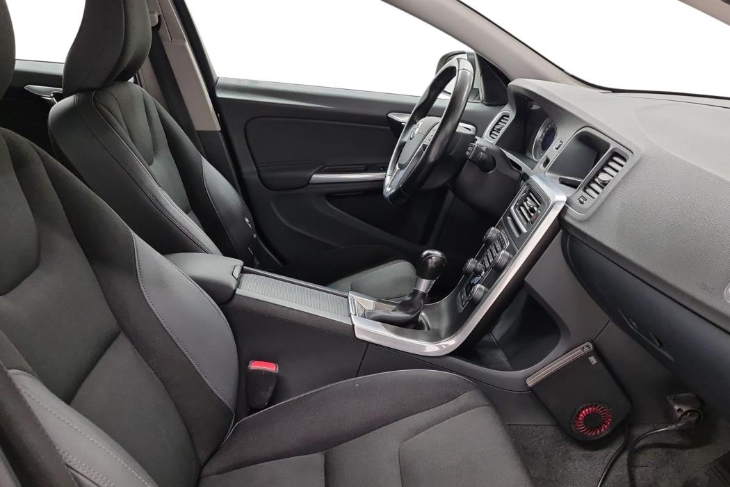 VOLVO V60 2011