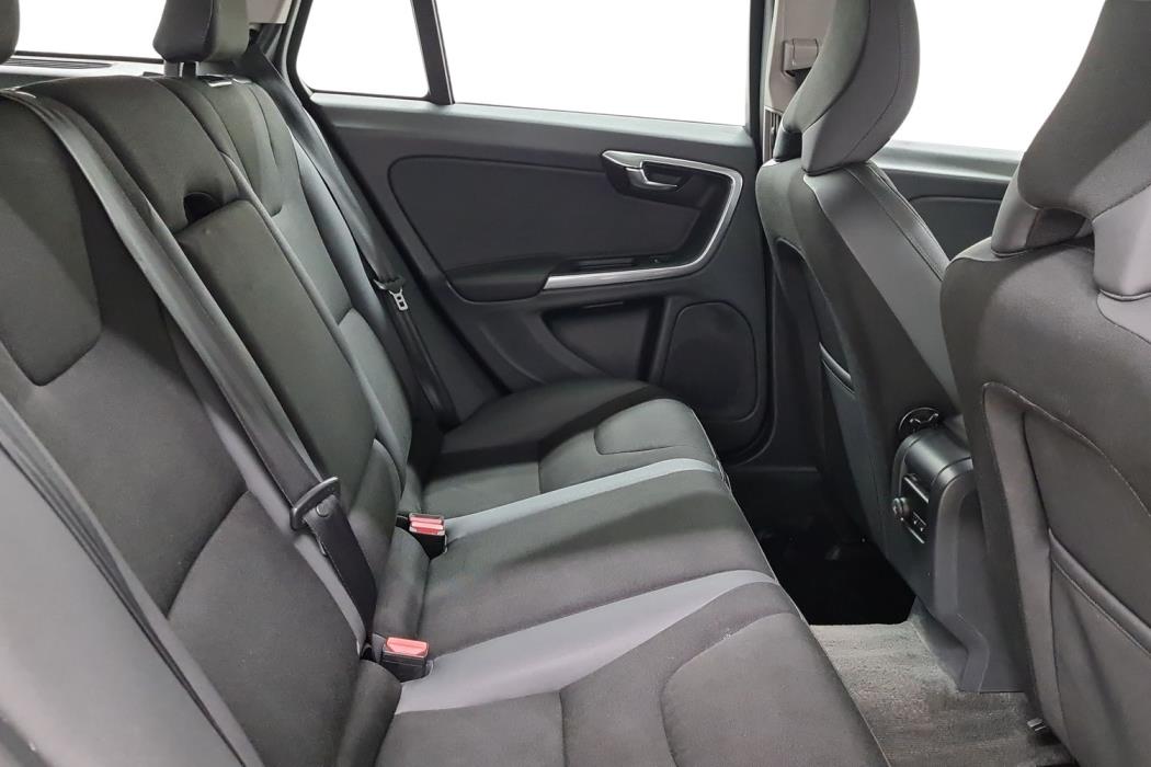VOLVO V60 2011