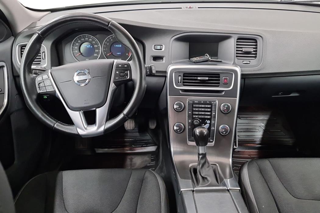 VOLVO V60 2011