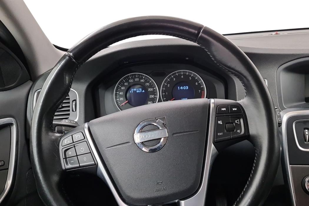 VOLVO V60 2011