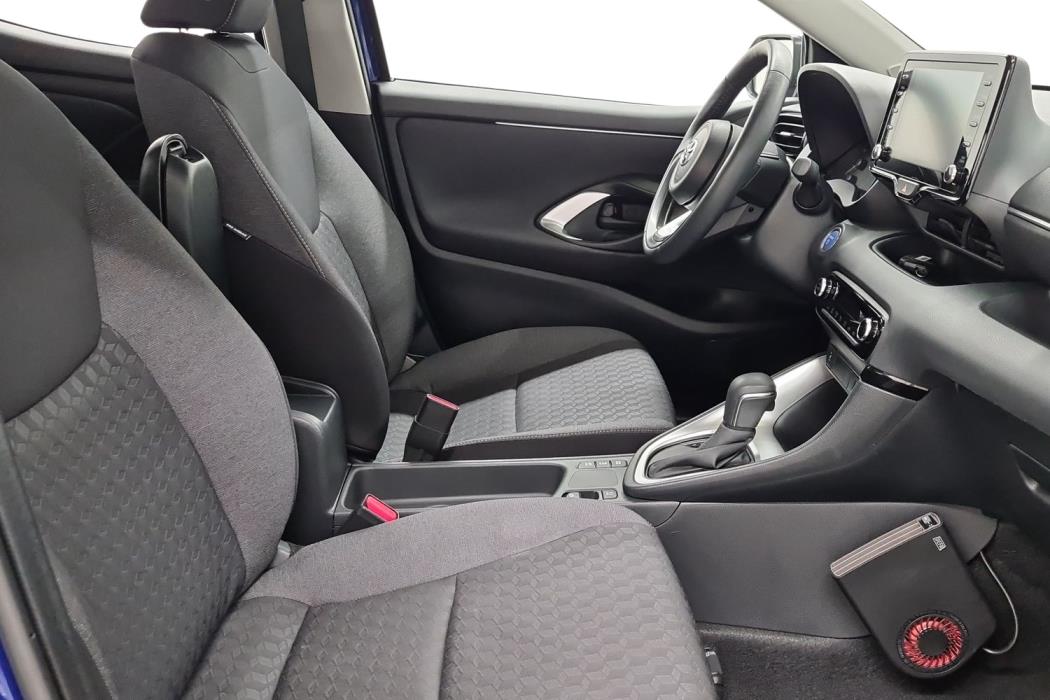 TOYOTA YARIS 2024